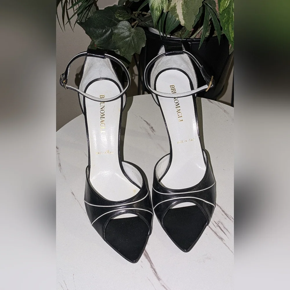 *Rare* Bruno Magli Black Women's Heels - Picture 4 of 12